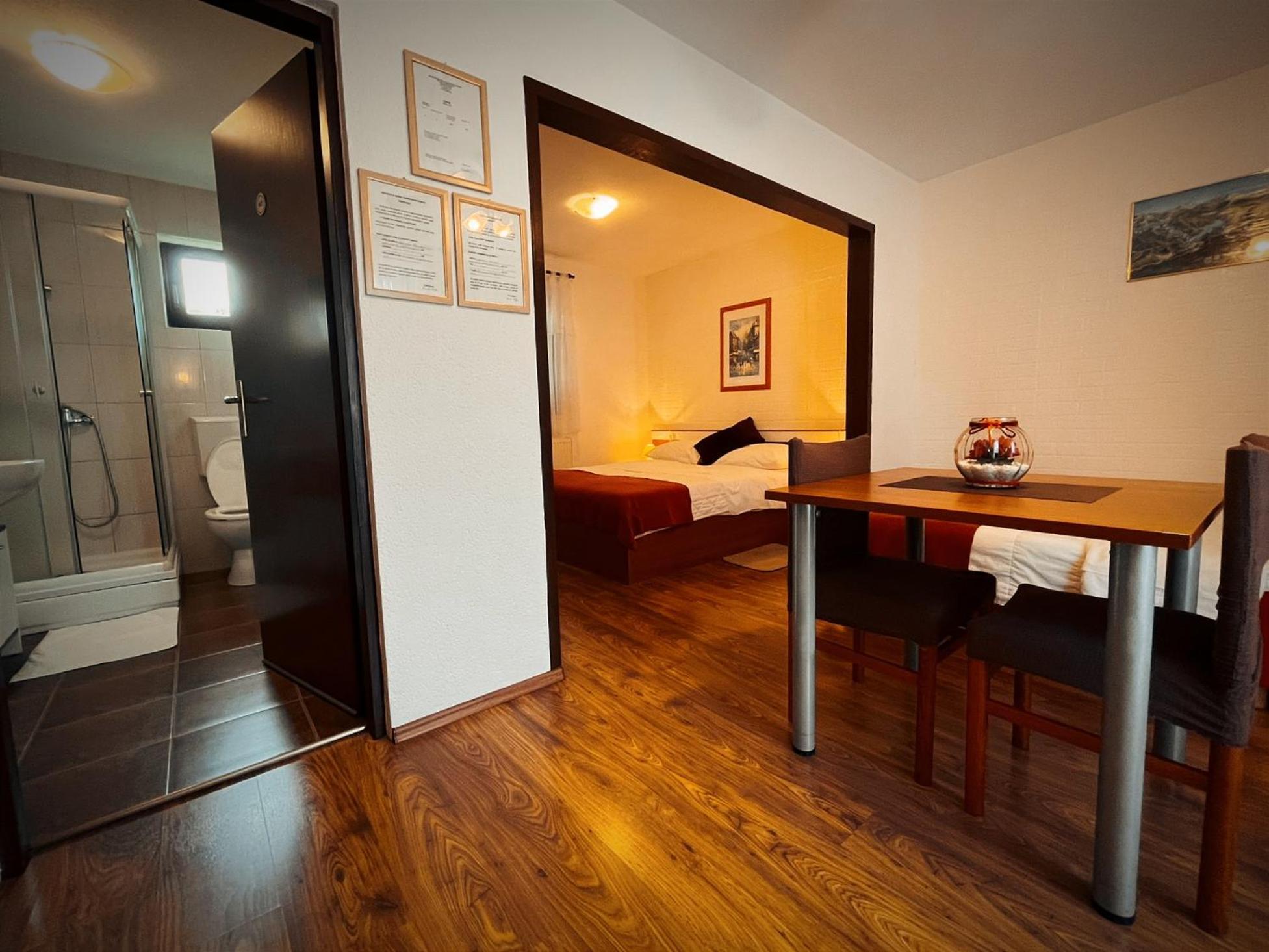 Apartment & Room Monika Rakovica Pokoj fotografie